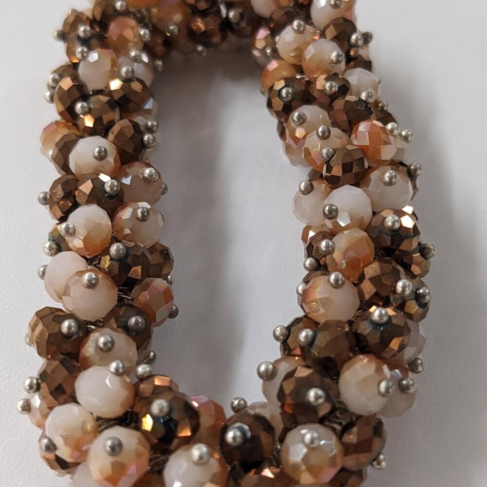 Fully beaded braclet.